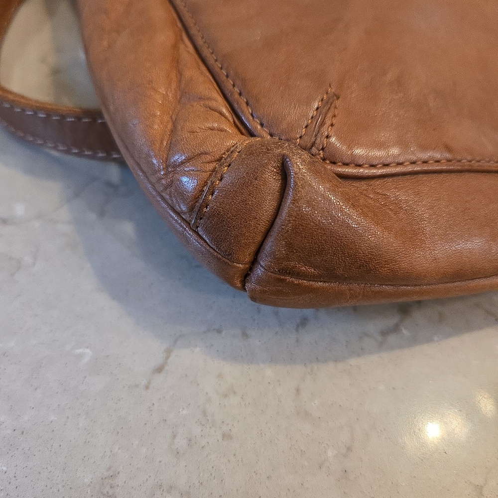 Cochoa Brown Leather Crossbody Bag - Picture 7 of 7